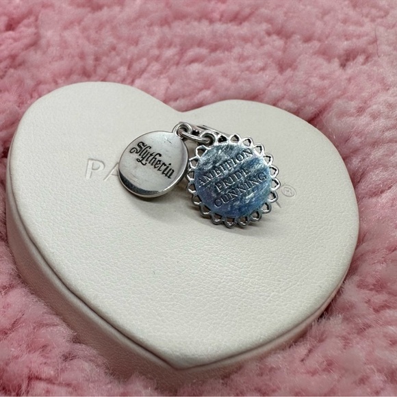 Harry Potter - Slytherin House Pandora Charm - Picture 4 of 15